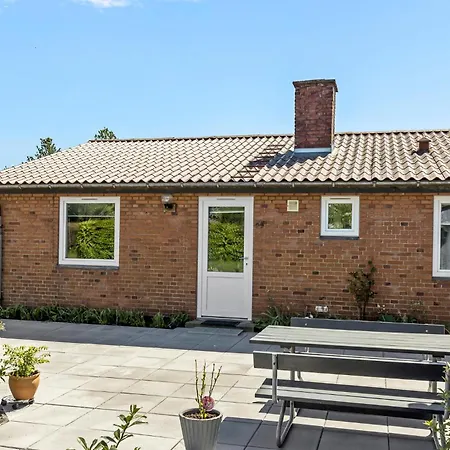 3 Bedroom Beautiful In 別荘 レンネ