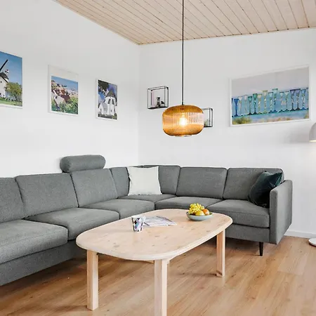 3 Bedroom Beautiful In 別荘 *